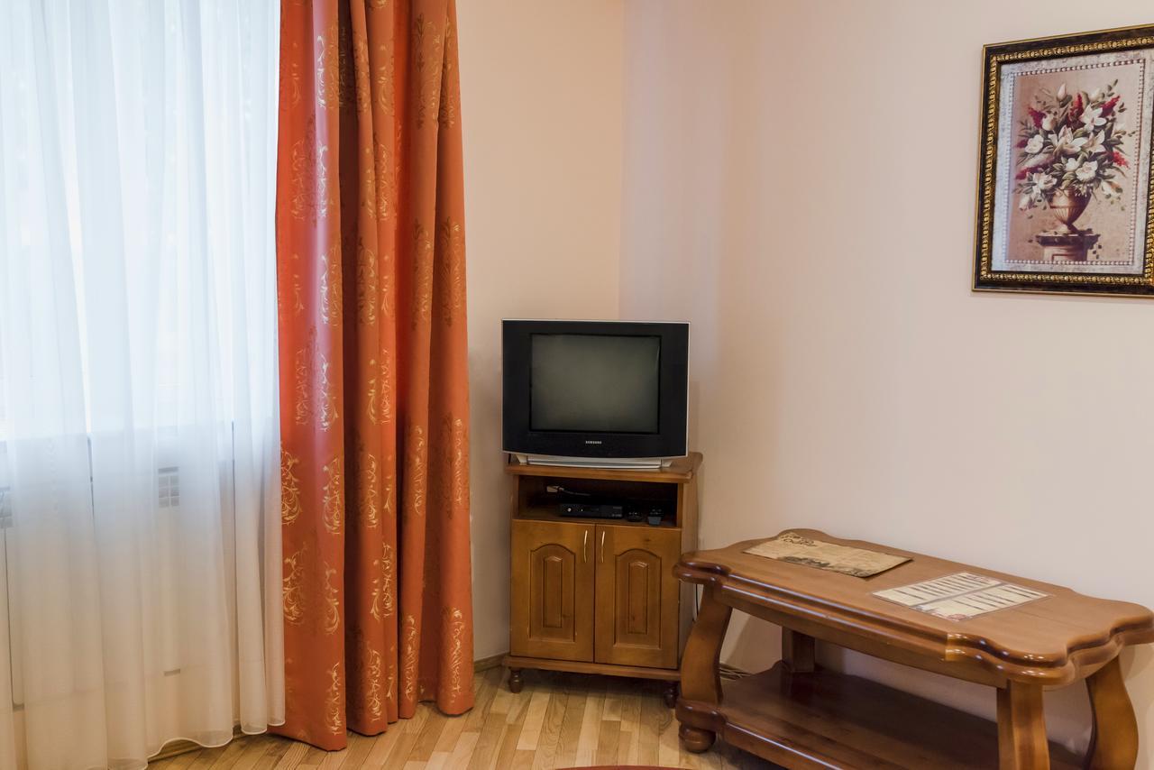 Okolytsya Motel Ривне Екстериор снимка
